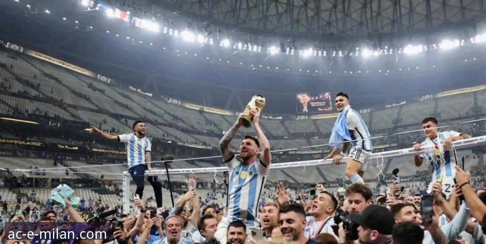 世界杯梦想与残酷现实：帕尼切利伤退 vs 米兰体育平台上的战术深度解析