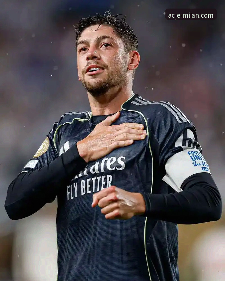 欧冠焦点战最新动态：巴尔韦德戴帽击溃曼城，瓜帅战术再遭拷问